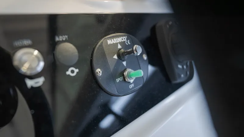 Slide: The Image of Sea Ray SLX 310 Outboard 2026 - 18