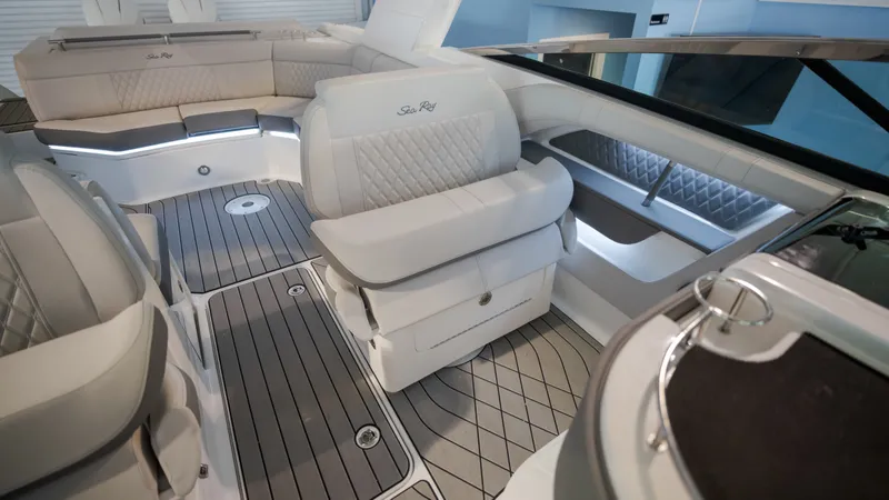 Slide: The Image of Sea Ray SLX 310 Outboard 2026 - 22