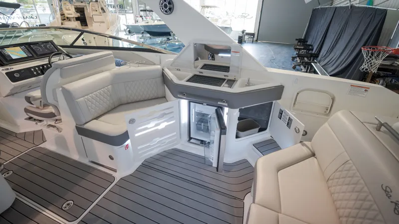 Slide: The Image of Sea Ray SLX 310 Outboard 2026 - 30