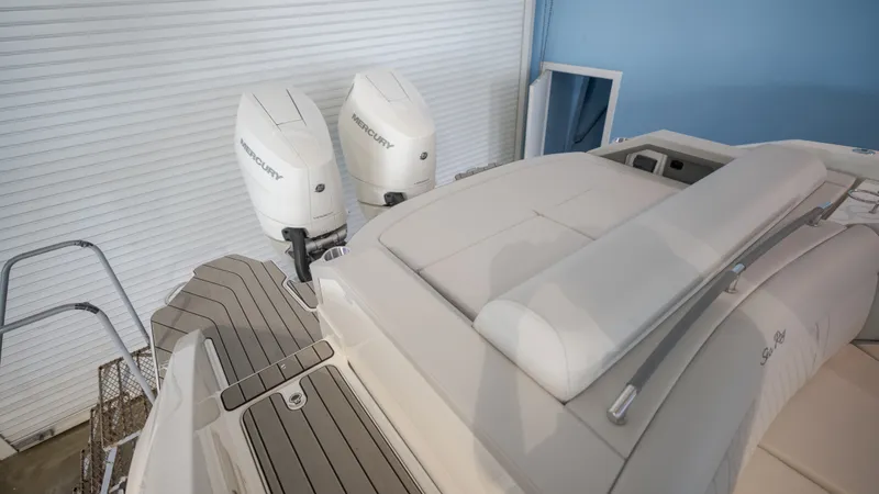 Slide: The Image of Sea Ray SLX 310 Outboard 2026 - 32