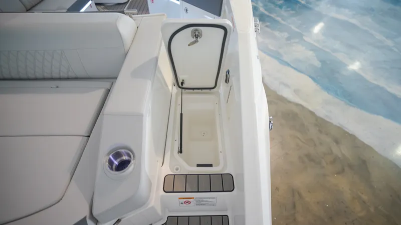 Slide: The Image of Sea Ray SLX 310 Outboard 2026 - 33