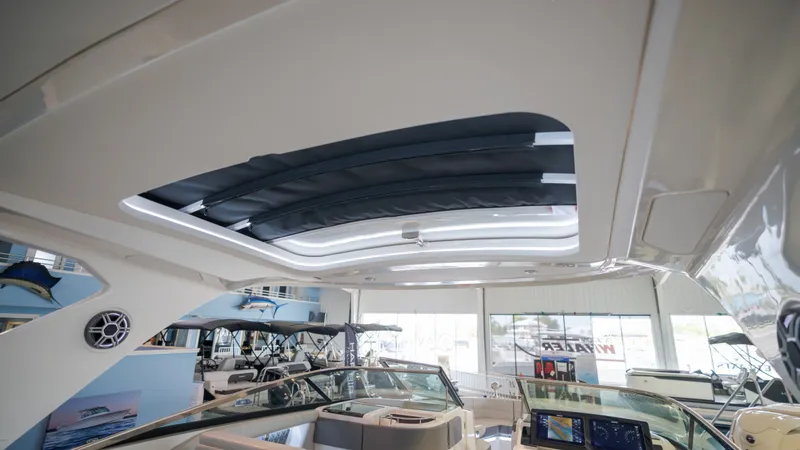 Slide: The Image of Sea Ray SLX 310 Outboard 2026 - 38