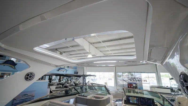 Slide: The Image of Sea Ray SLX 310 Outboard 2026 - 39