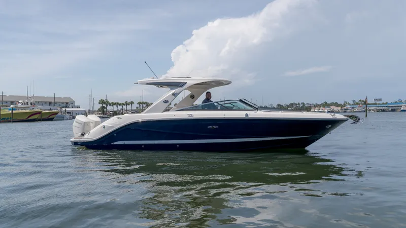 Slide: The Image of Sea Ray SLX 310 Outboard 2026 - 5