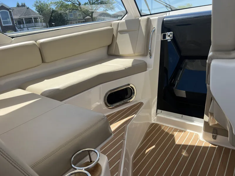 Slide: The Image of Pursuit 325 OS OFFSHORE 2015 - 16