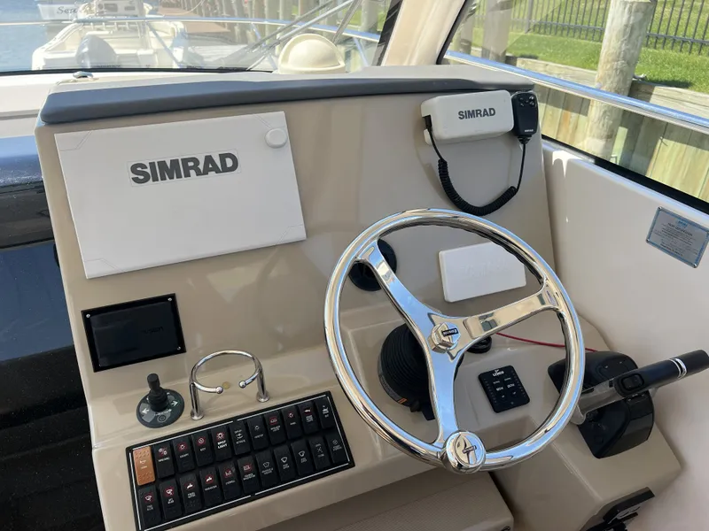 Slide: The Image of Pursuit 325 OS OFFSHORE 2015 - 17