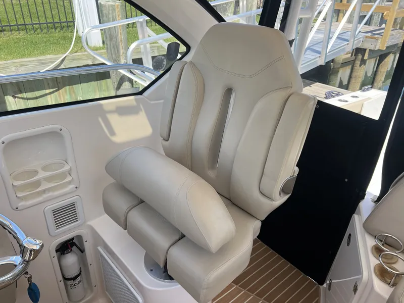 Slide: The Image of Pursuit 325 OS OFFSHORE 2015 - 19