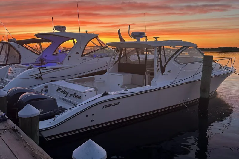 Slide: The Image of Pursuit 325 OS OFFSHORE 2015 - 2