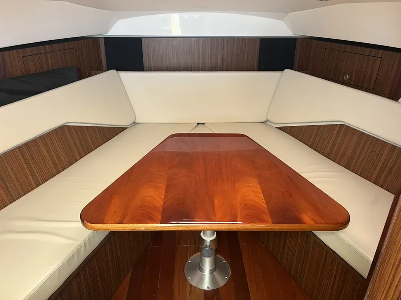 Slide: The Image of Pursuit 325 OS OFFSHORE 2015 - 25
