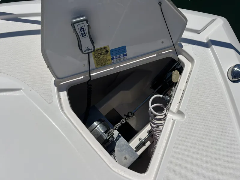Slide: The Image of Pursuit 325 OS OFFSHORE 2015 - 34