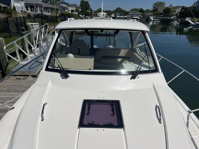 Slide: The Image of Pursuit 325 OS OFFSHORE 2015 - 35