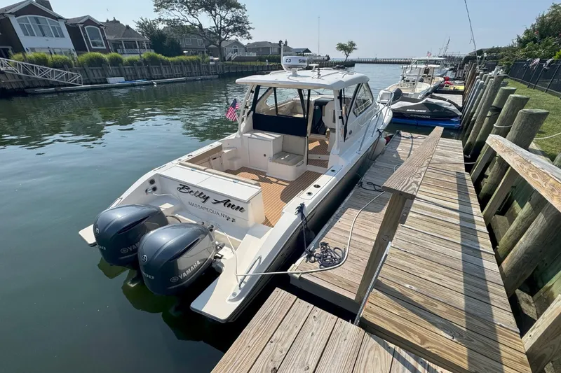 Slide: The Image of Pursuit 325 OS OFFSHORE 2015 - 5
