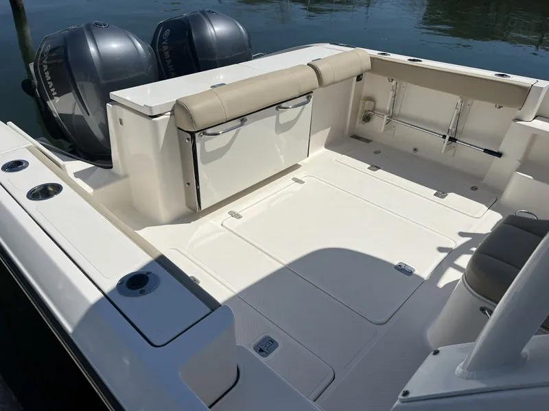 Slide: The Image of Pursuit 325 OS OFFSHORE 2015 - 7