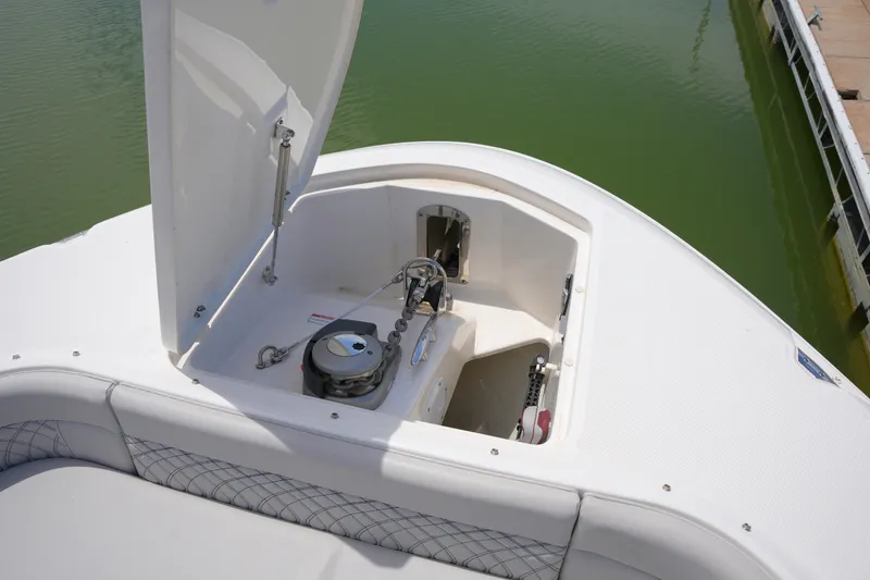 Slide: The Image of Sea Ray 370 SUNDANCER 2024 - 35