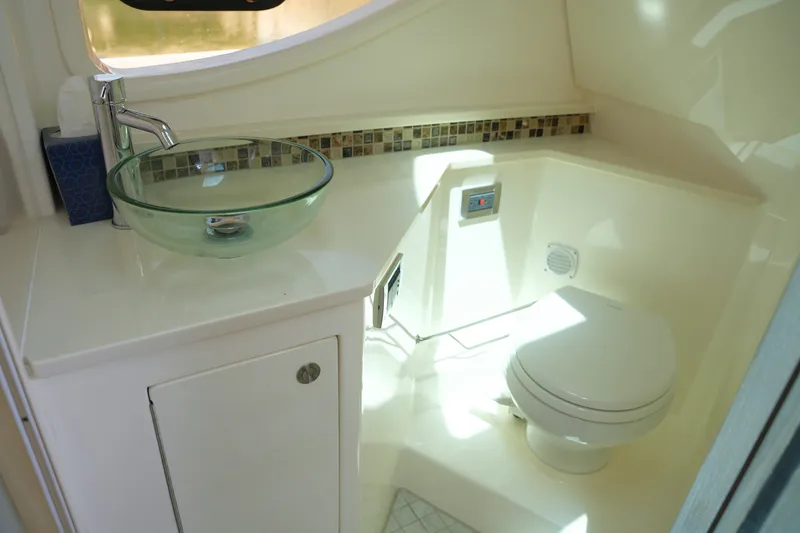Slide: The Image of Sea Ray 370 SUNDANCER 2024 - 48