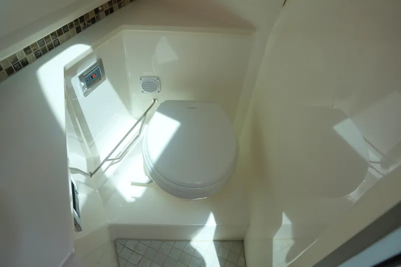 Slide: The Image of Sea Ray 370 SUNDANCER 2024 - 49
