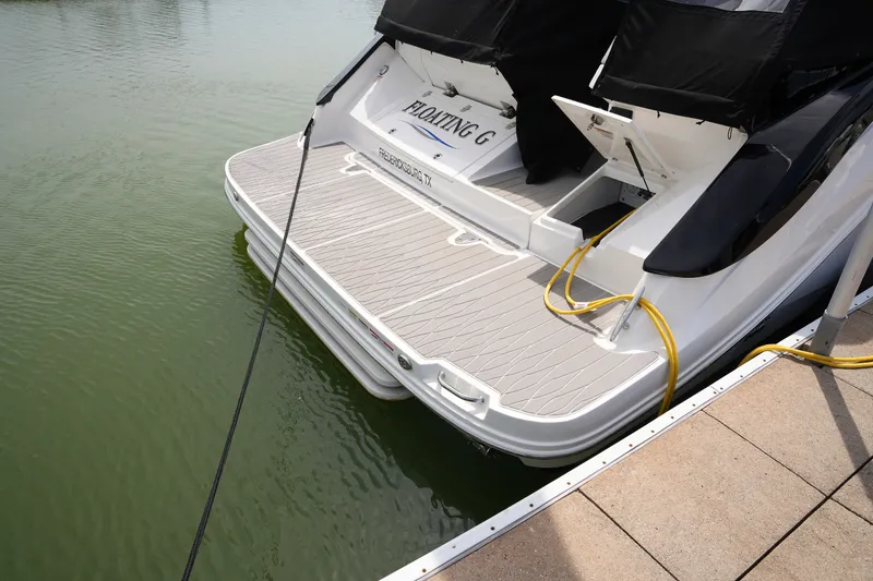Slide: The Image of Sea Ray 370 SUNDANCER 2024 - 8