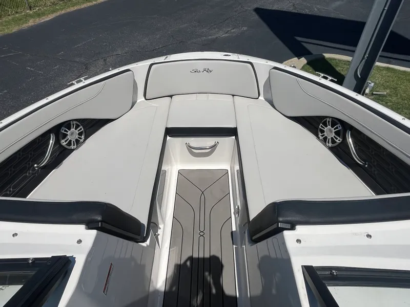 Slide: The Image of Sea Ray 21 SPX 2024 - 12