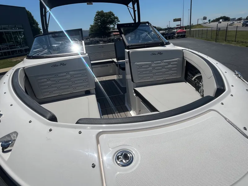 Slide: The Image of Sea Ray 21 SPX 2024 - 9
