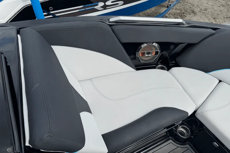 Slide: The Image of Mastercraft XT22 2018 - 12