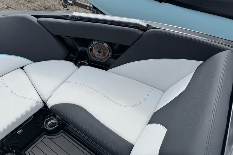 Slide: The Image of Mastercraft XT22 2018 - 13