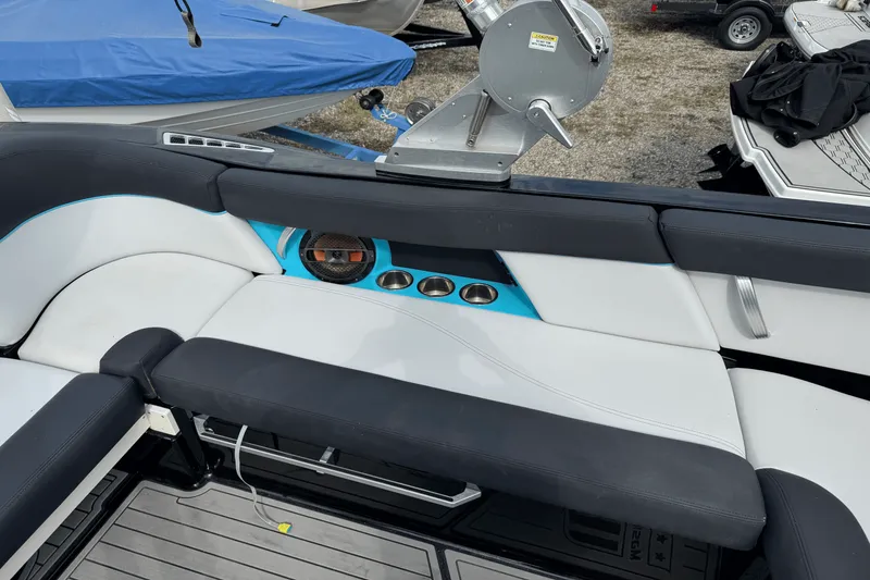 Slide: The Image of Mastercraft XT22 2018 - 15