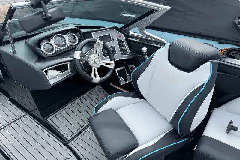 Slide: The Image of Mastercraft XT22 2018 - 20