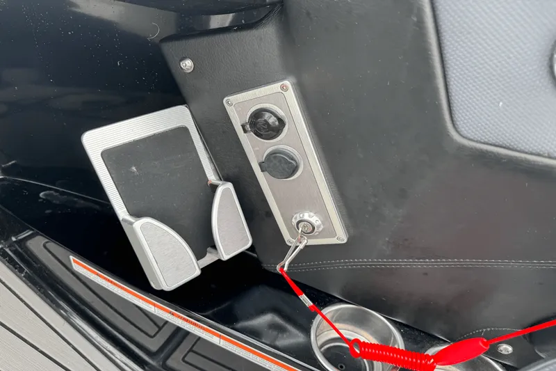 Slide: The Image of Mastercraft XT22 2018 - 22