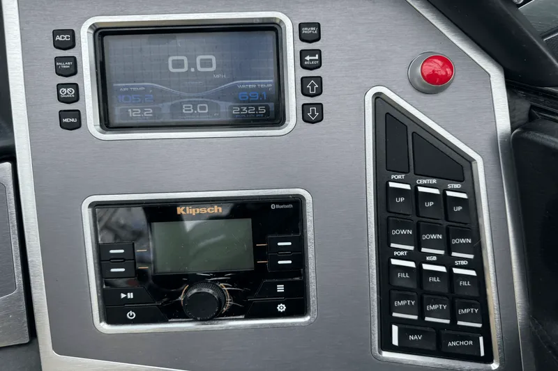 Slide: The Image of Mastercraft XT22 2018 - 29