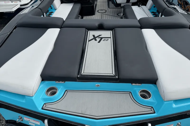 Slide: The Image of Mastercraft XT22 2018 - 34