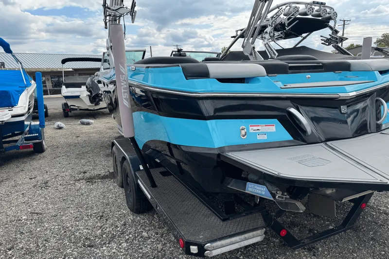 Slide: The Image of Mastercraft XT22 2018 - 35