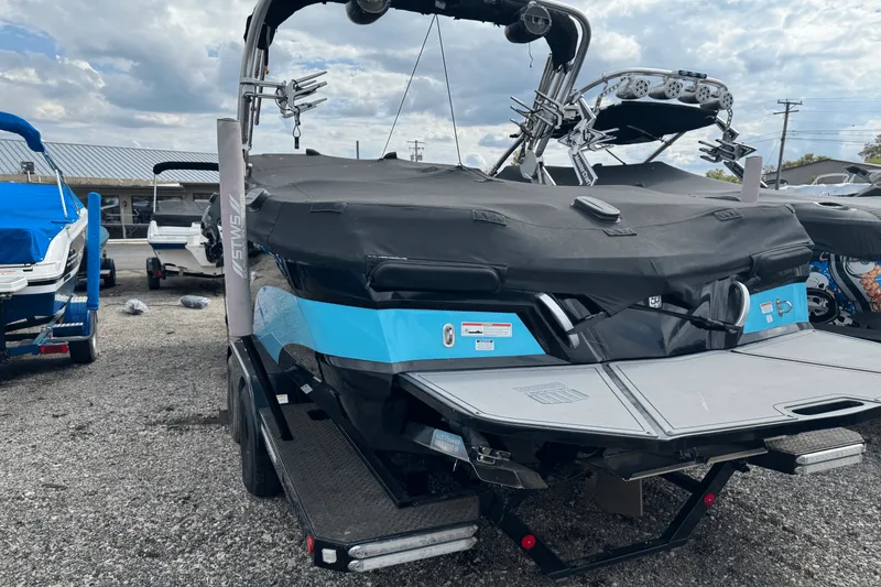 Slide: The Image of Mastercraft XT22 2018 - 37