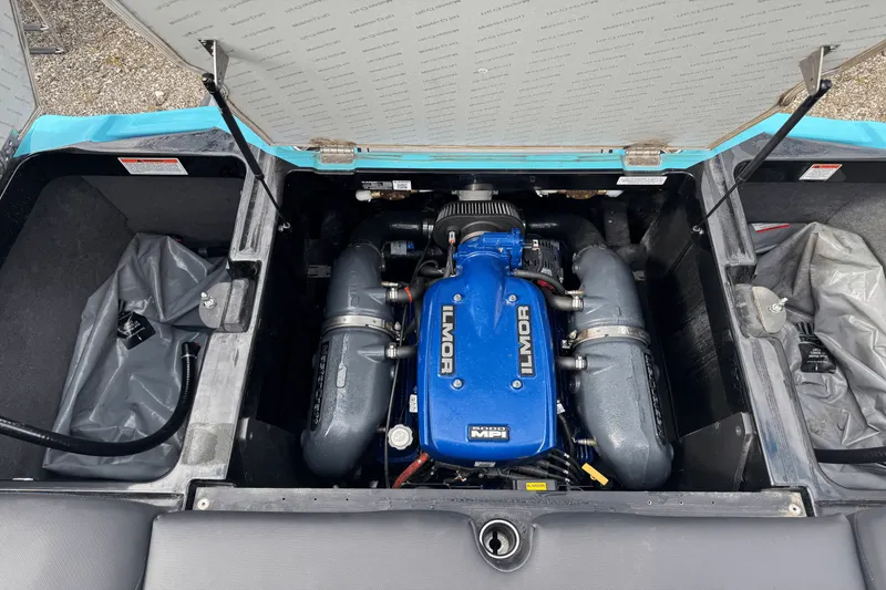 Slide: The Image of Mastercraft XT22 2018 - 39