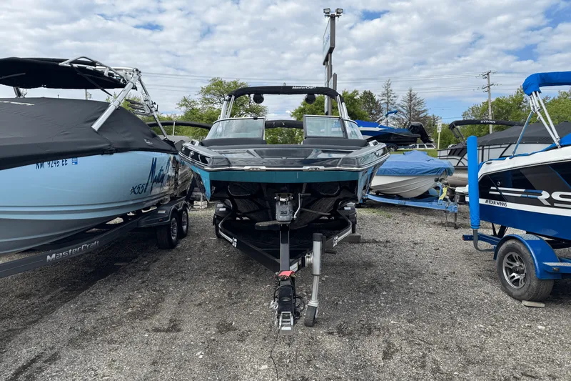 Slide: The Image of Mastercraft XT22 2018 - 5