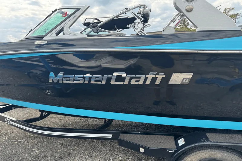 Slide: The Image of Mastercraft XT22 2018 - 8