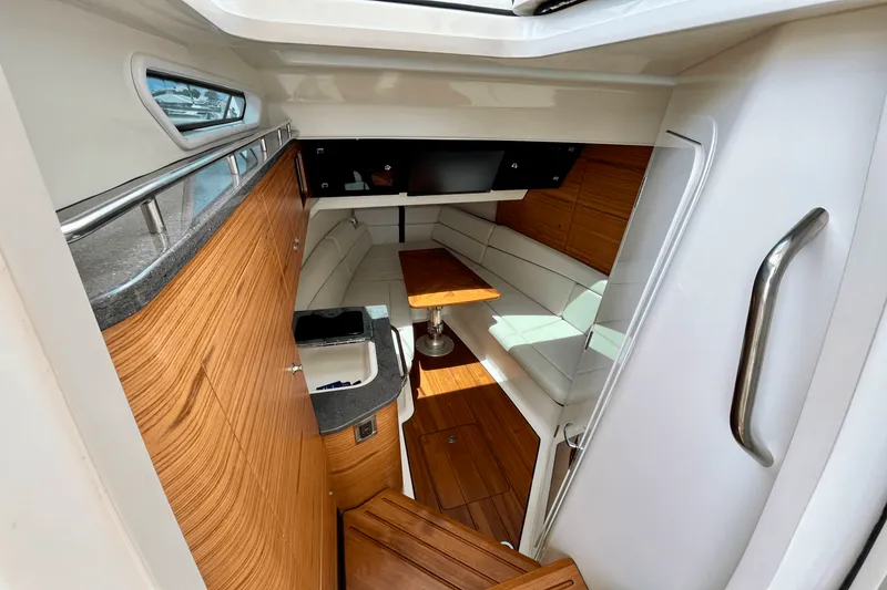 Slide: The Image of Boston Whaler 380 REALM 2022 - 21