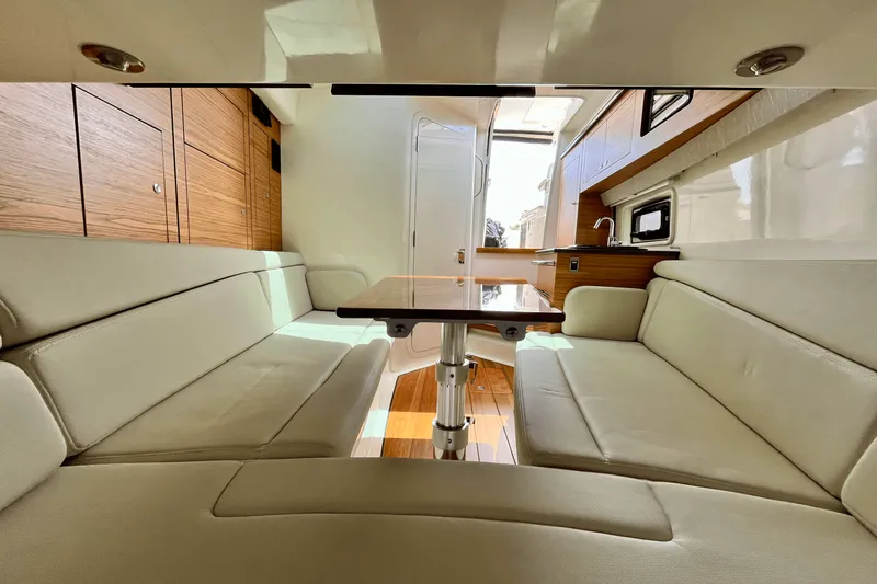 Slide: The Image of Boston Whaler 380 REALM 2022 - 24