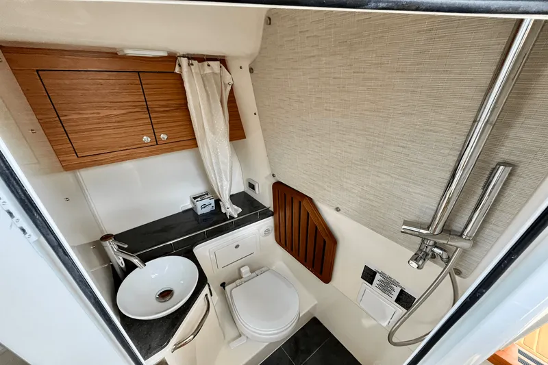 Slide: The Image of Boston Whaler 380 REALM 2022 - 25