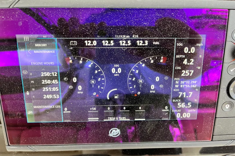 Slide: The Image of Boston Whaler 380 REALM 2022 - 26