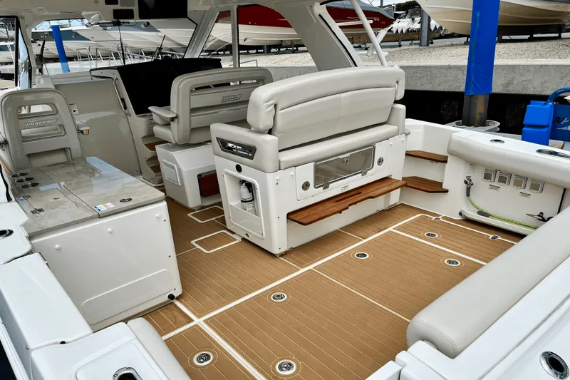 Slide: The Image of Boston Whaler 380 REALM 2022 - 5