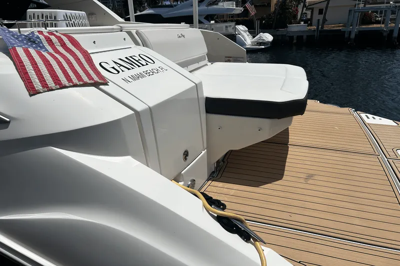 Slide: The Image of Sea Ray 320 SUNDANCER IO 2020 - 18