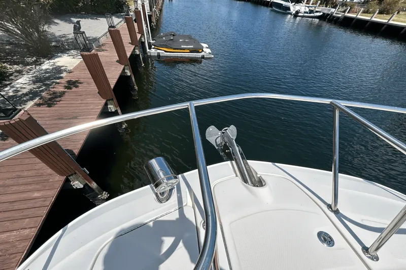 Slide: The Image of Sea Ray 320 SUNDANCER IO 2020 - 45