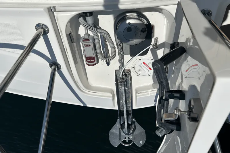 Slide: The Image of Sea Ray 320 SUNDANCER IO 2020 - 46
