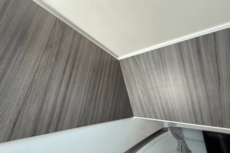 Slide: The Image of Sea Ray 320 SUNDANCER IO 2020 - 72