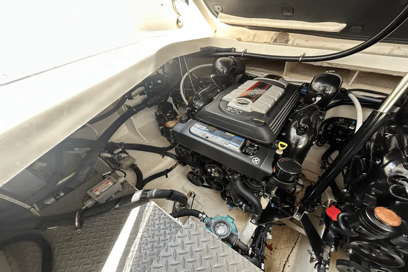 Slide: The Image of Sea Ray 320 SUNDANCER IO 2020 - 80