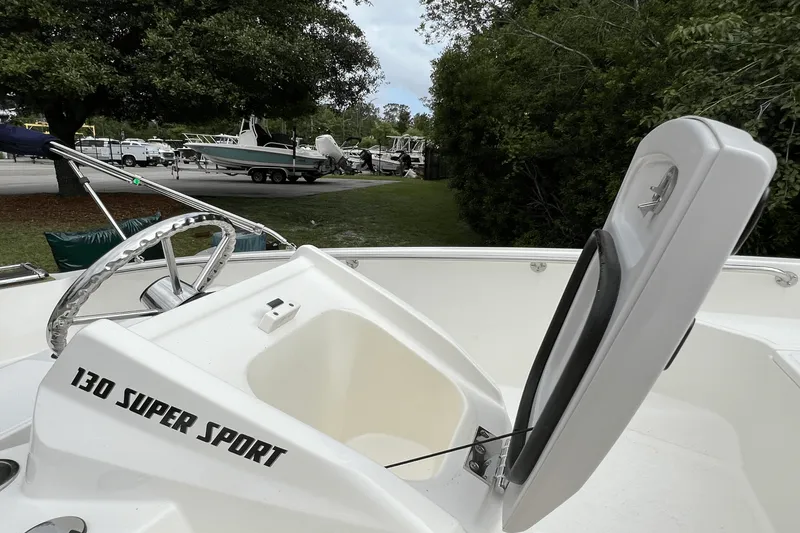 Slide: The Image of Boston Whaler 130 Super Sport 2025 - 5