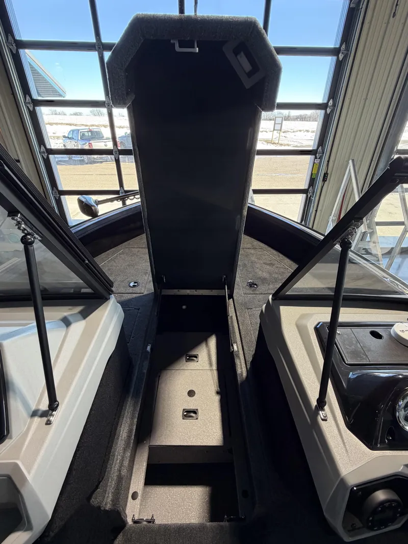 Slide: The Image of Smoker Craft EXPLORER190FS 2026 - 1