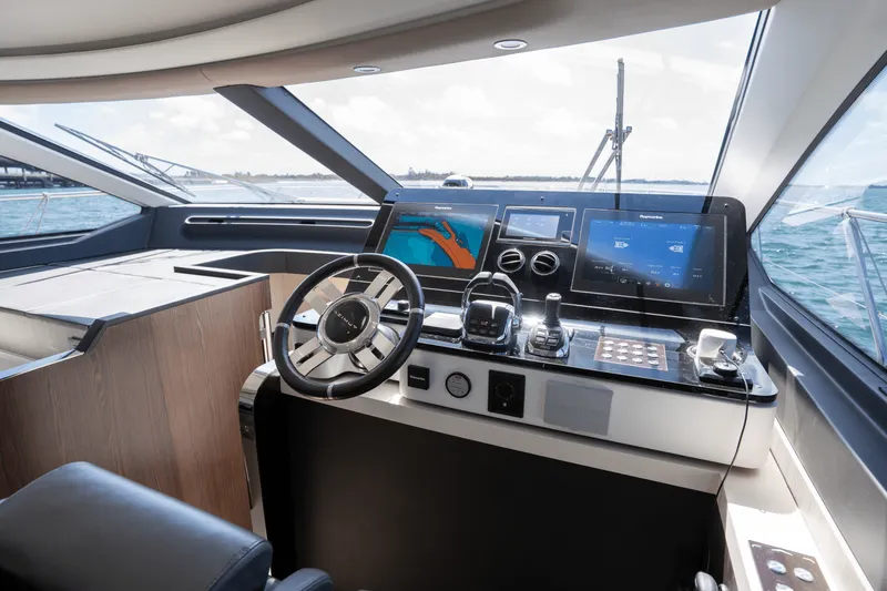 Slide: The Image of Azimut AZ 60-FLY 2019 - 37