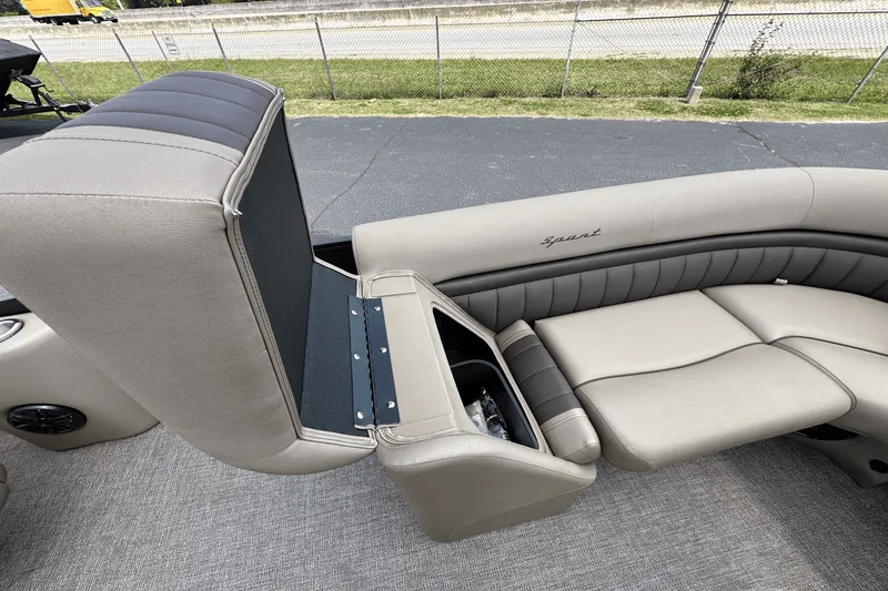 Slide: The Image of Bennington 23LXS 2025 - 15