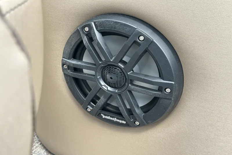 Slide: The Image of Bennington 23LXS 2025 - 16